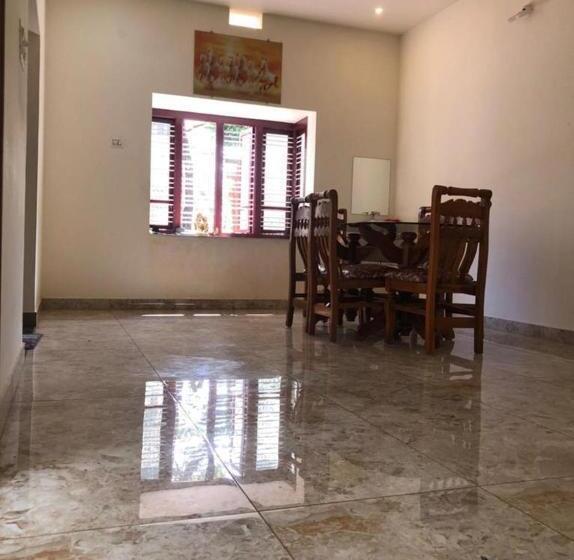 Отель Adis Home With Waterfalls