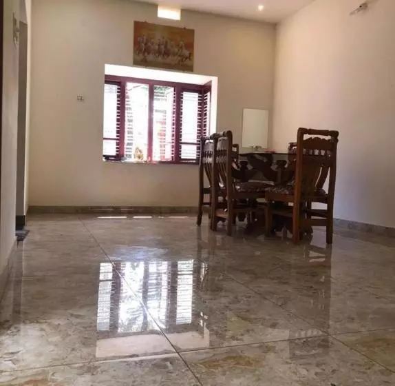 ホテル Adis Home  With Waterfalls