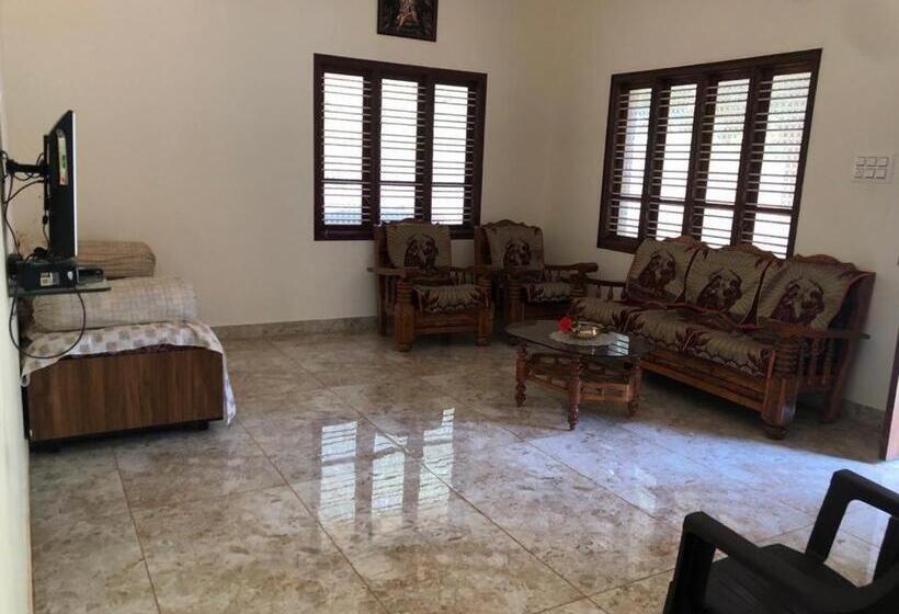 Отель Adis Home With Waterfalls