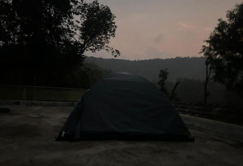 Отель Adis Home With Waterfalls