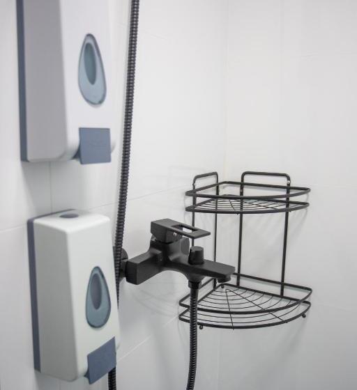 هتل کپسول Caps Lock