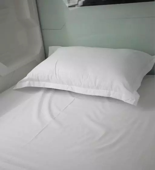 هتل کپسول Caps Lock