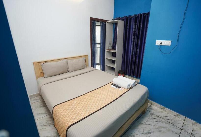 Hotel Twinn Waves Calicut