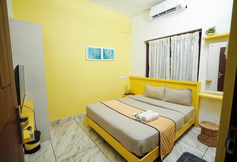 Hotel Twinn Waves Calicut