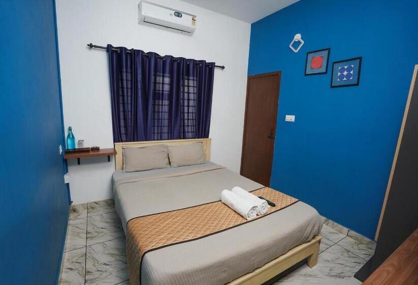 Hotel Twinn Waves Calicut