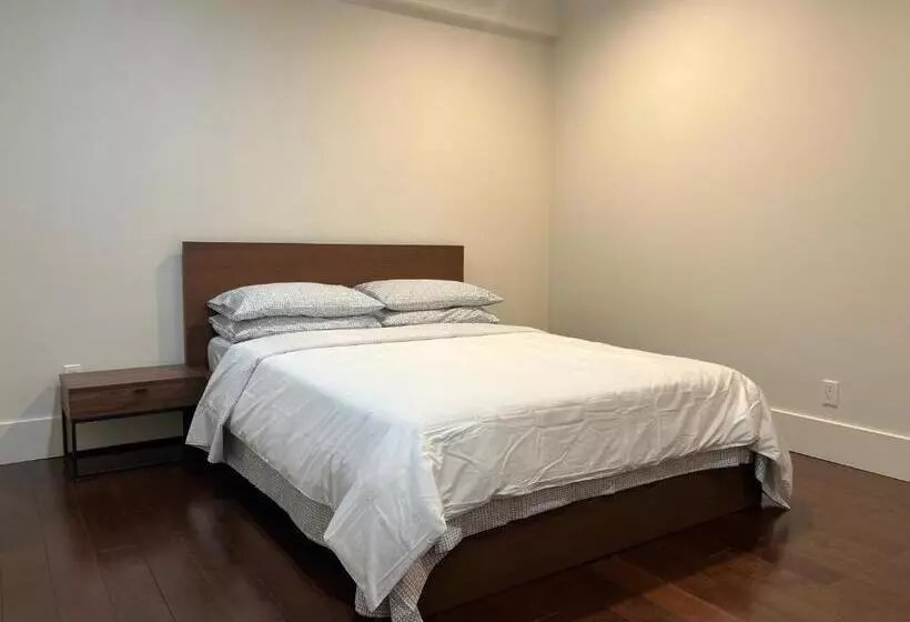 پانسیون Cozy And Private Suite In Richmond