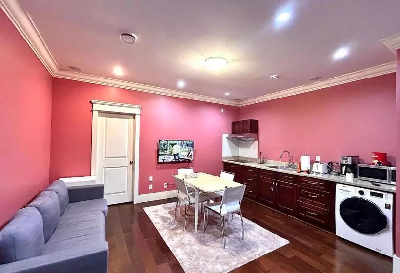 پانسیون Cozy And Private Suite In Richmond