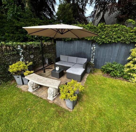 پانسیون Kirkside