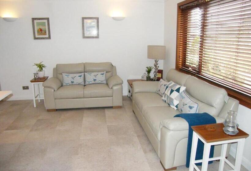 پانسیون Kirkside