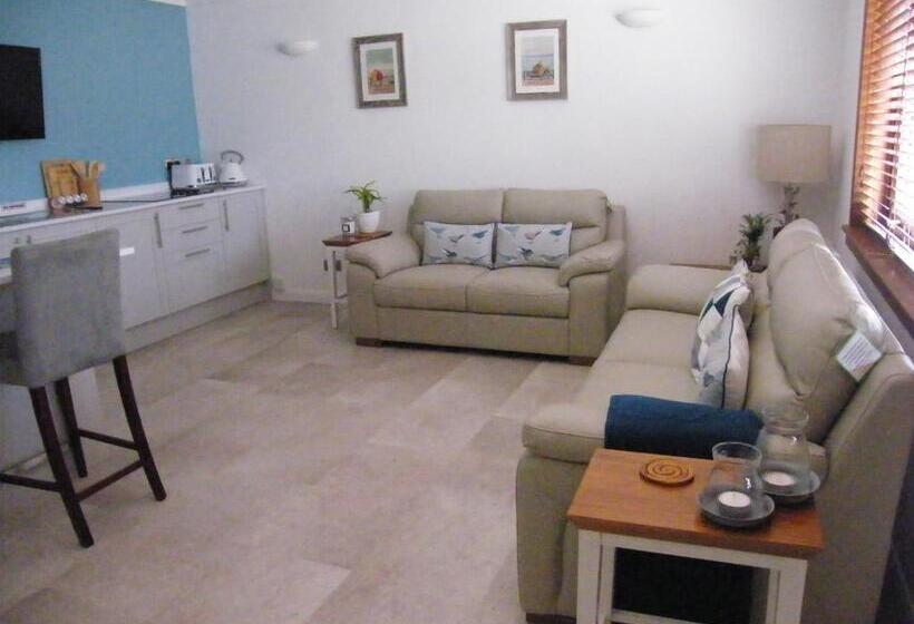 پانسیون Kirkside