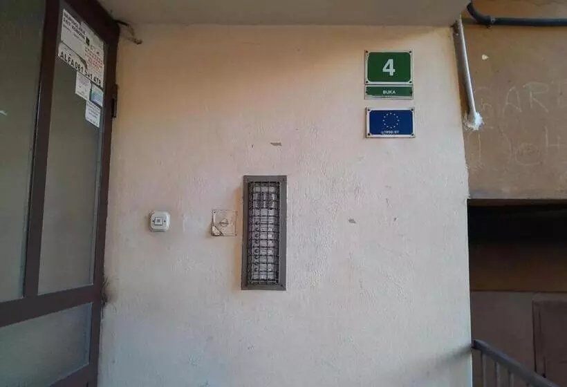 پانسیون Quiet Room With Workspace In Top Location