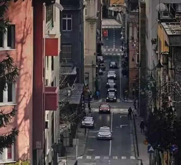 پانسیون Quiet Room With Workspace In Top Location