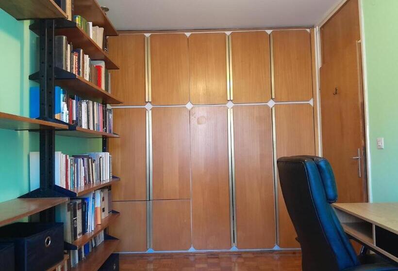 پانسیون Quiet Room With Workspace In Top Location