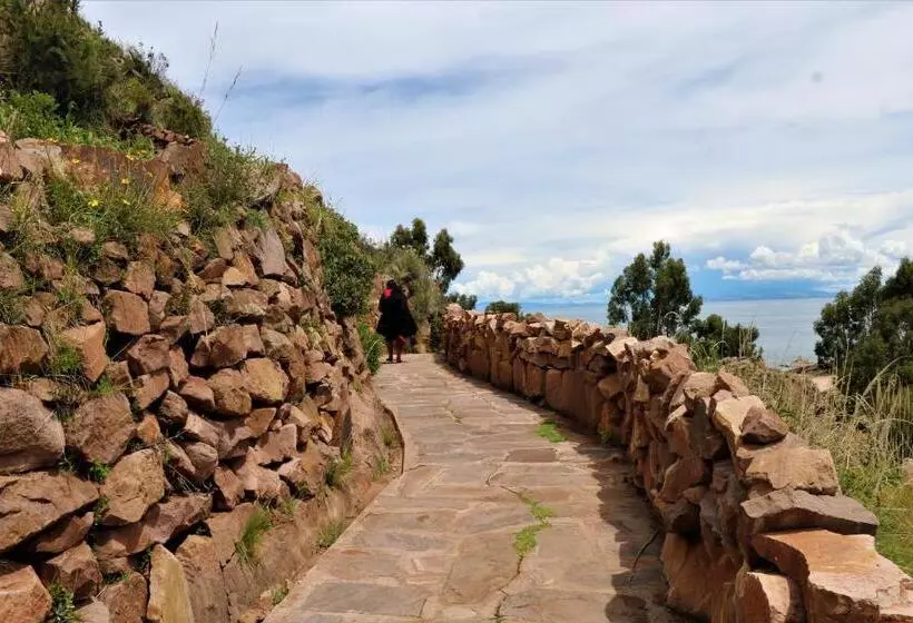 تختخواب و صبحانه Sky Lodge Taquile