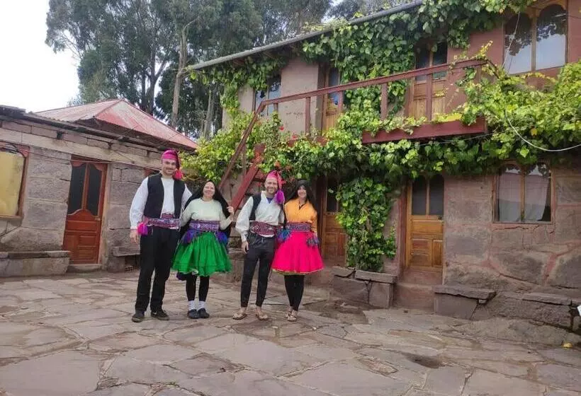 تختخواب و صبحانه Sky Lodge Taquile