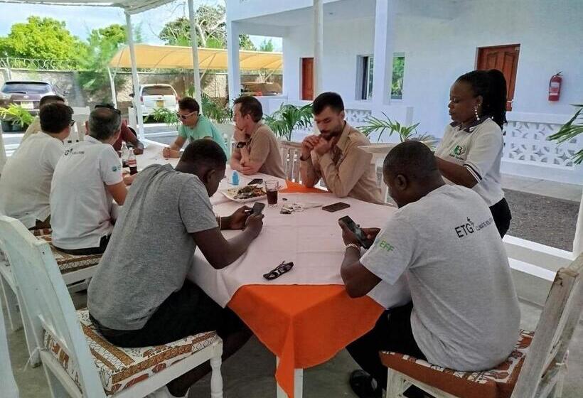 تختخواب و صبحانه Butah Gardens