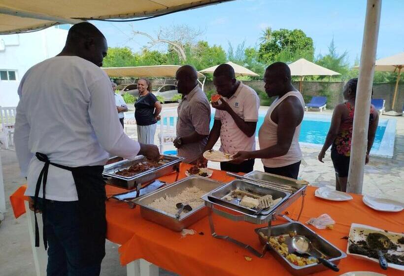 تختخواب و صبحانه Butah Gardens