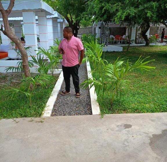 تختخواب و صبحانه Butah Gardens