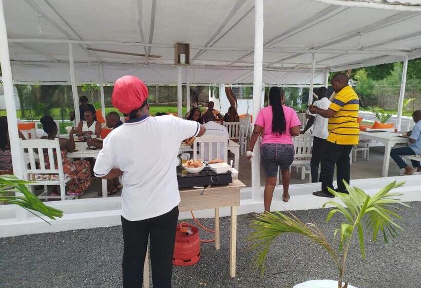 تختخواب و صبحانه Butah Gardens