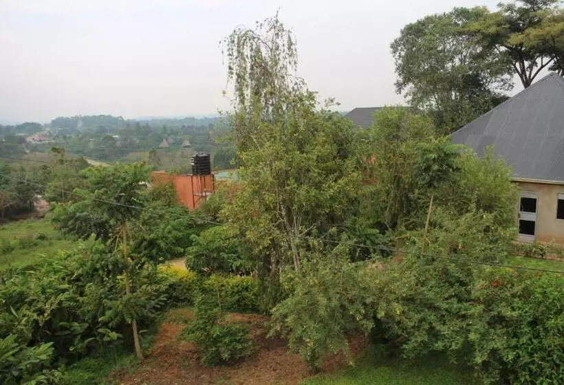 تختخواب و صبحانه Kibale Eco Home