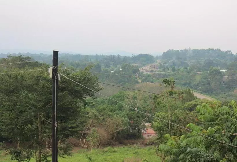 تختخواب و صبحانه Kibale Eco Home