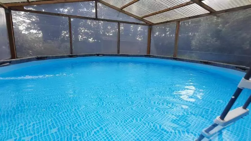 Aamiaismajoitus (B&B) Nedleys Glamping