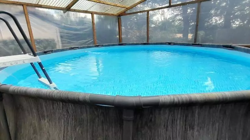 Aamiaismajoitus (B&B) Nedleys Glamping