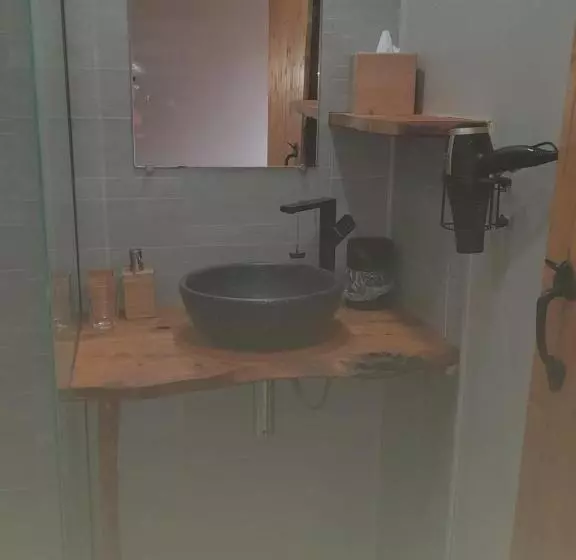 Aamiaismajoitus (B&B) Nedleys Glamping