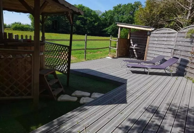 Aamiaismajoitus (B&B) Nedleys Glamping