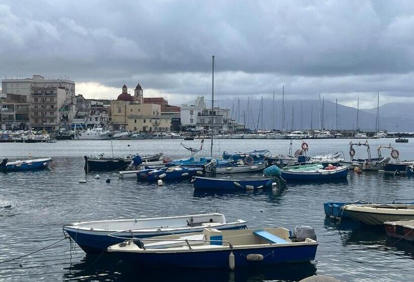 تختخواب و صبحانه Palazzo Chinial