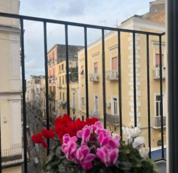 تختخواب و صبحانه Palazzo Chinial