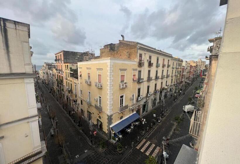 تختخواب و صبحانه Palazzo Chinial