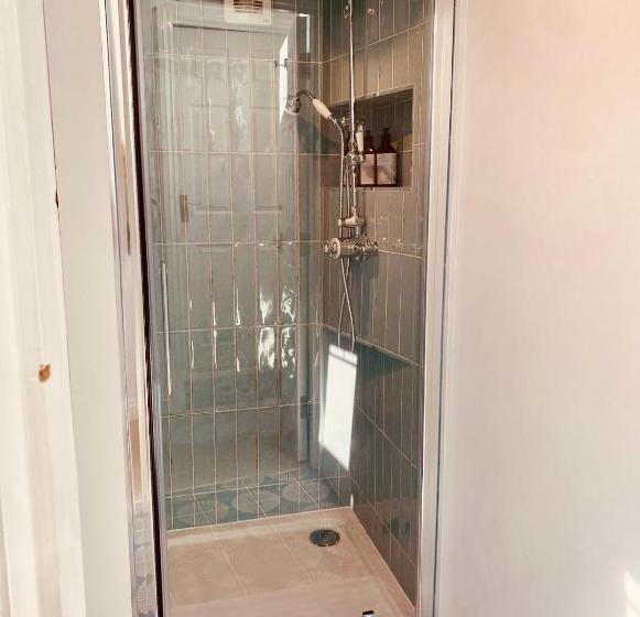 צימר The Ventnor Annex