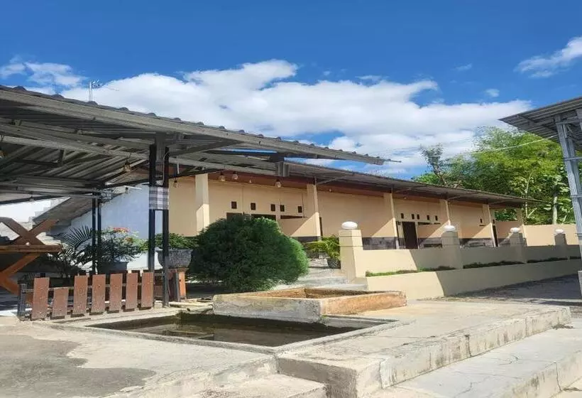 هتل Capital O 93533 Griya Denok