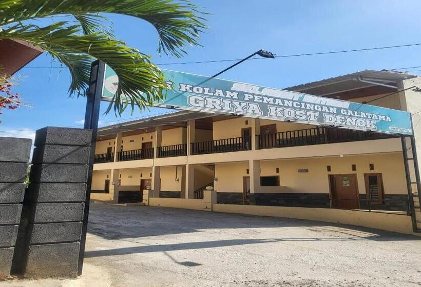 ホテル Capital O 93533 Griya Denok