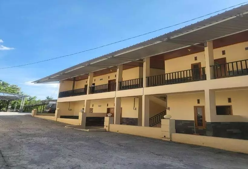 هتل Capital O 93533 Griya Denok