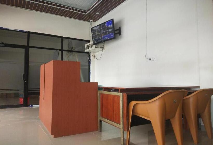 ホテル Capital O 93533 Griya Denok