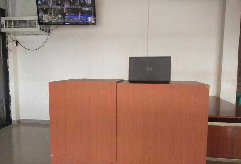 ホテル Capital O 93533 Griya Denok