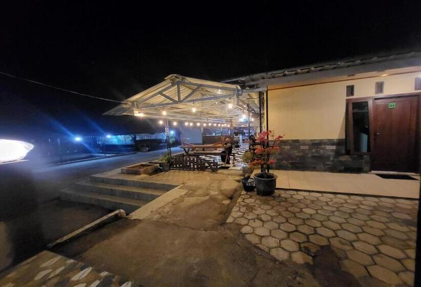 ホテル Capital O 93533 Griya Denok