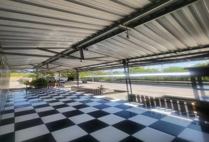 هتل Capital O 93533 Griya Denok