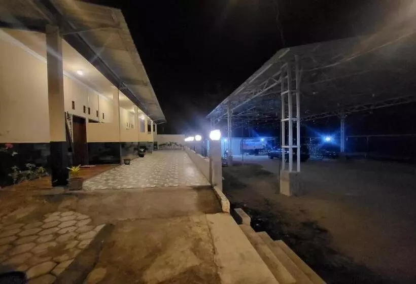 هتل Capital O 93533 Griya Denok