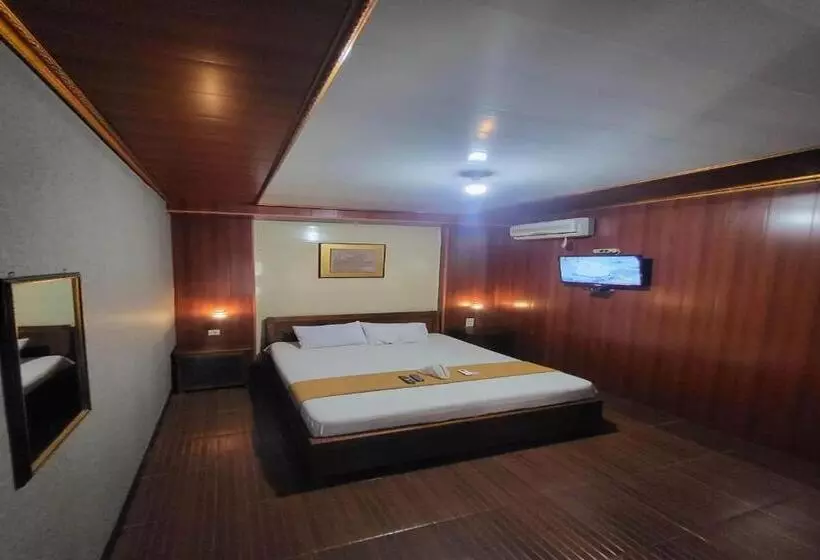 هتل Capital O 93533 Griya Denok