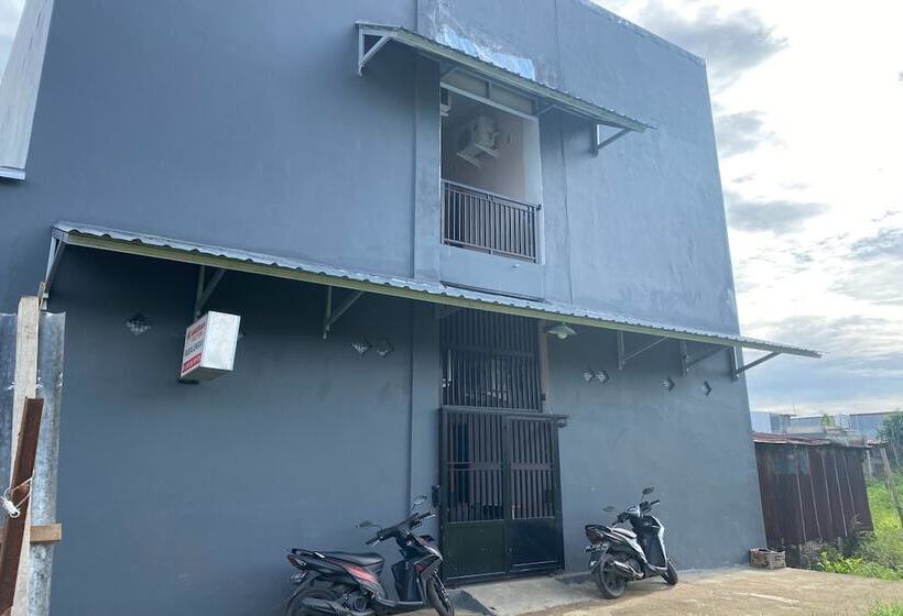 فندق Oyo 93536 Pondok Almirah