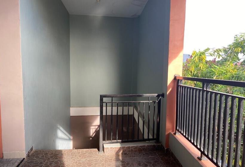 فندق Oyo 93536 Pondok Almirah