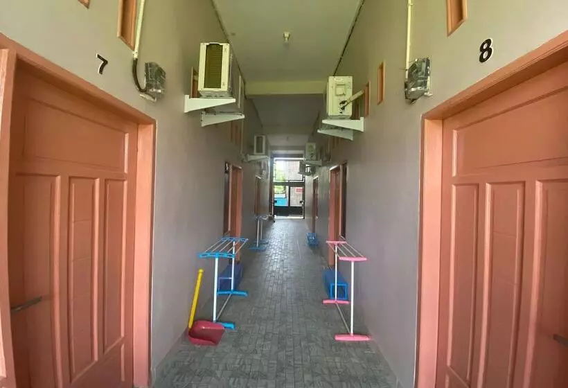 Hotelli Oyo 93536 Pondok Almirah