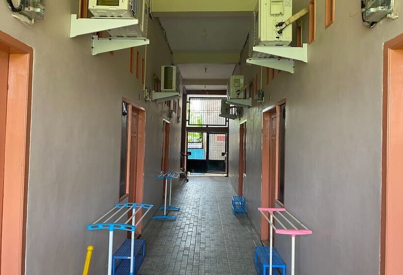 فندق Oyo 93536 Pondok Almirah