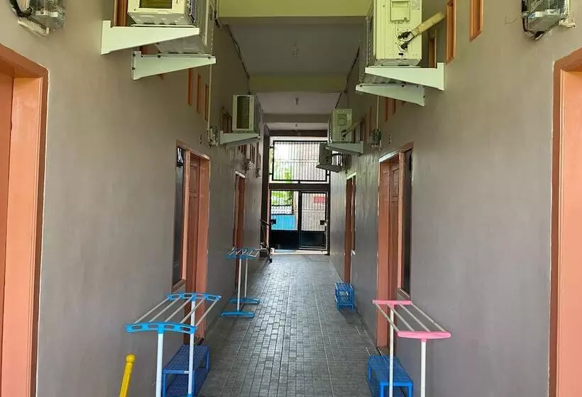 Hotelli Oyo 93536 Pondok Almirah