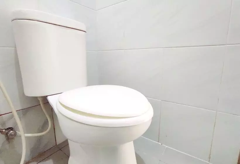 Hotelli Oyo 93536 Pondok Almirah