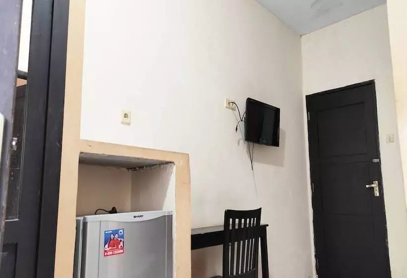 Hotelli Oyo 93536 Pondok Almirah