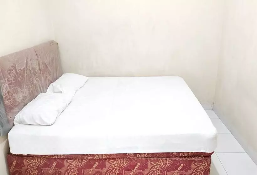 Hotelli Oyo 93536 Pondok Almirah